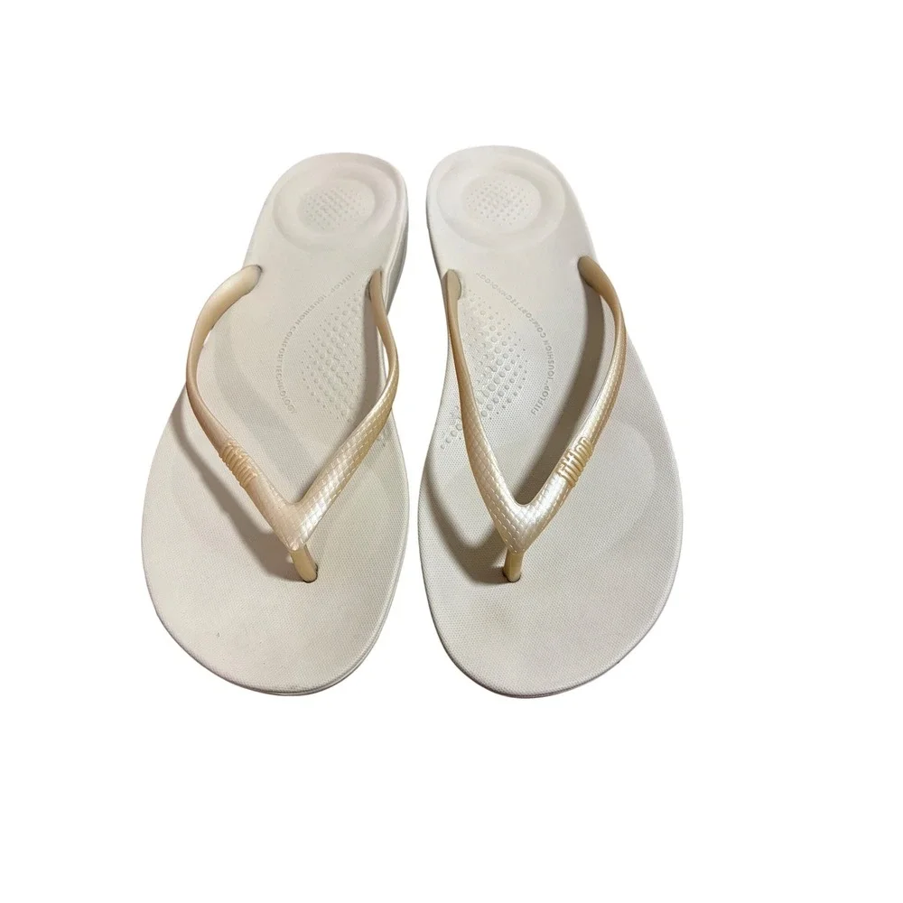 FitFlop IQUSHION Cream Gold Metallic Slim Thong Flip Flop Sandals 8.5 Ergonomic